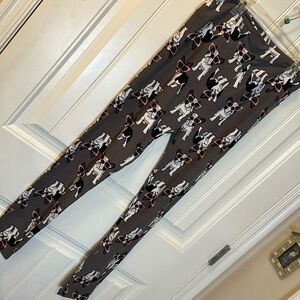 Boston Terrier with sunglasses leggings. TC